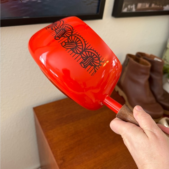 Vintage Orange Fondue Pot Mushroom Pattern 3 pieces as shown Wooden Handle - Picture 4 of 6